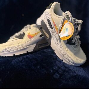 Nike Air Max 90 LTR SE DX1814-100 For Kids Size 1.5Y